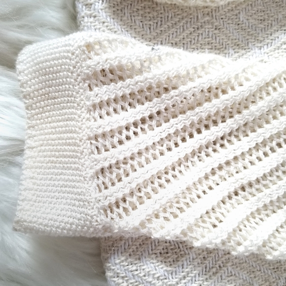 BCBG Maxazria Asymmetric cream Top - Picture 5 of 6